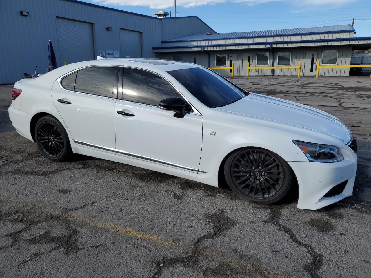 2015 Lexus LS - Image 4