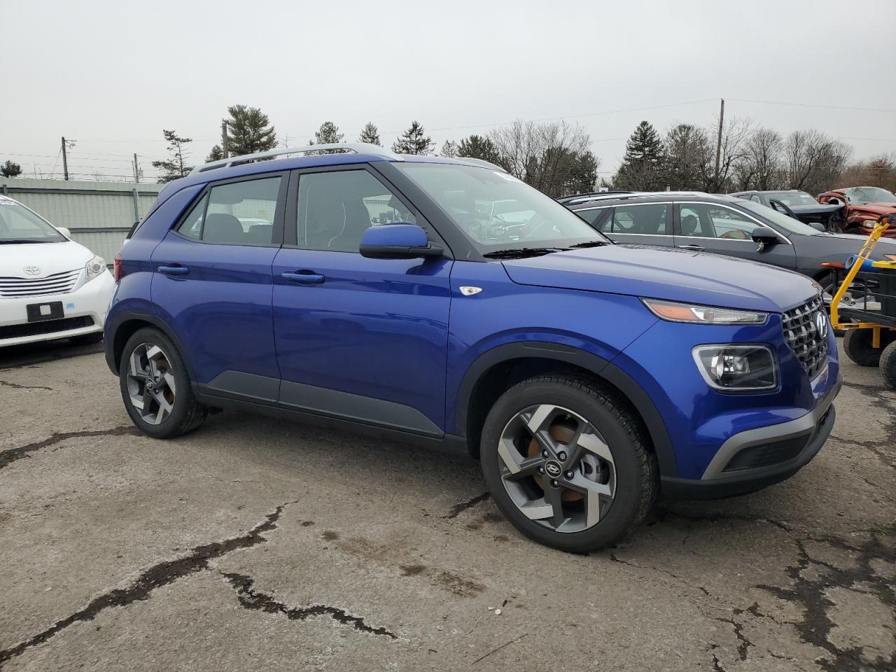 2024 Hyundai Venue - Image 4