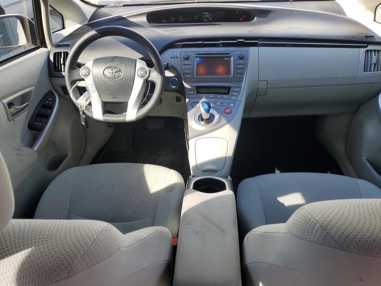 2015 Toyota Prius - Image 8