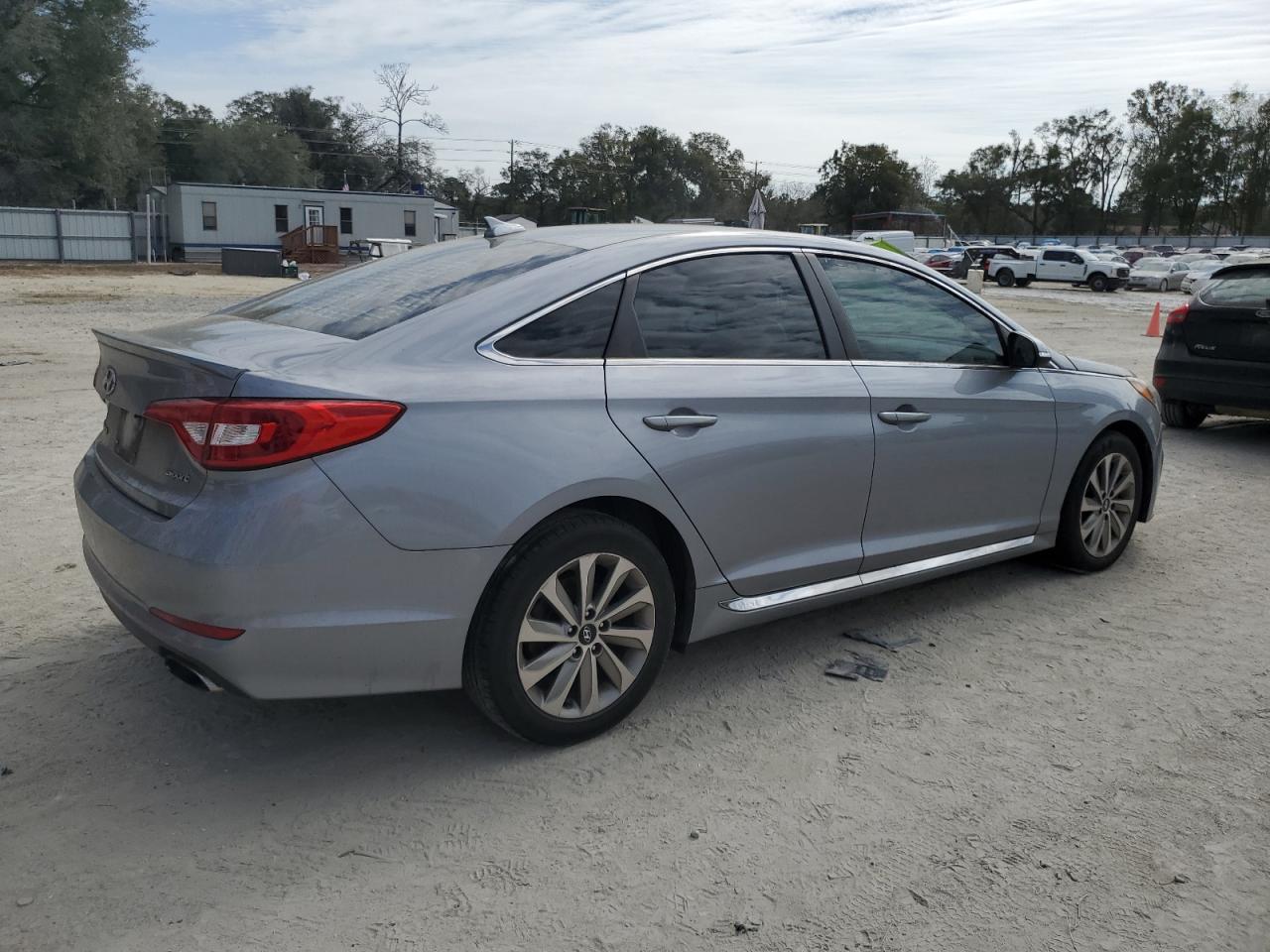 2017 Hyundai Sonata - Image 3