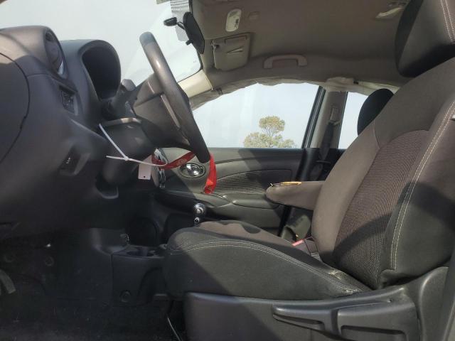  NISSAN VERSA 2017 Сріблястий