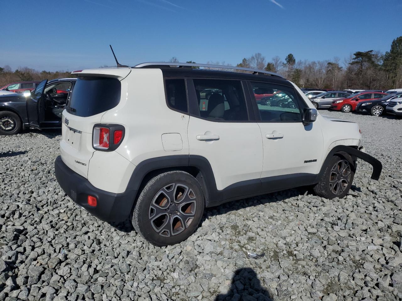 2016 Jeep Renegade - Image 3