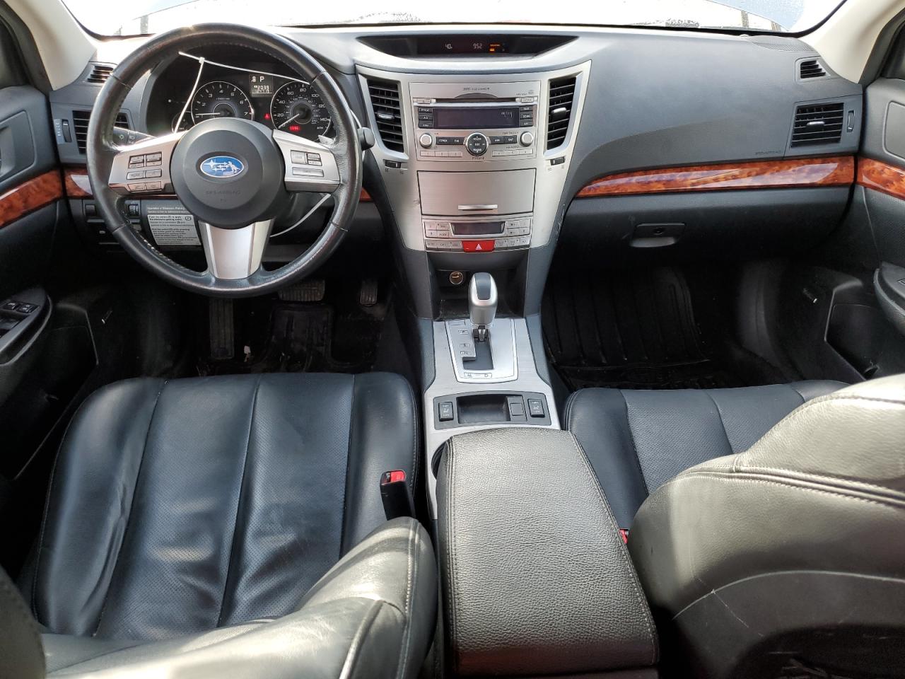 2010 Subaru Outback - Image 8