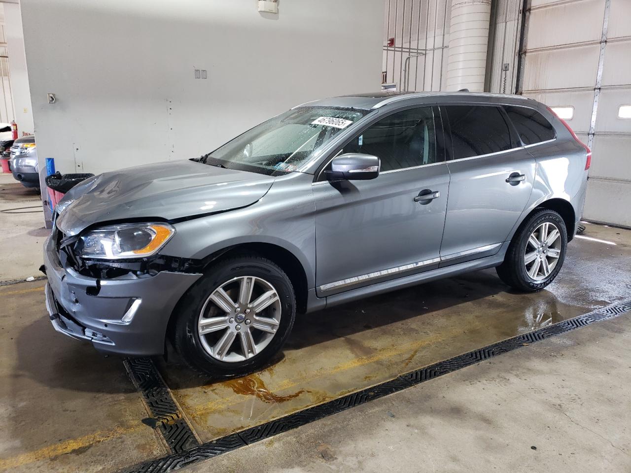 2017 Volvo XC60 - Image 1
