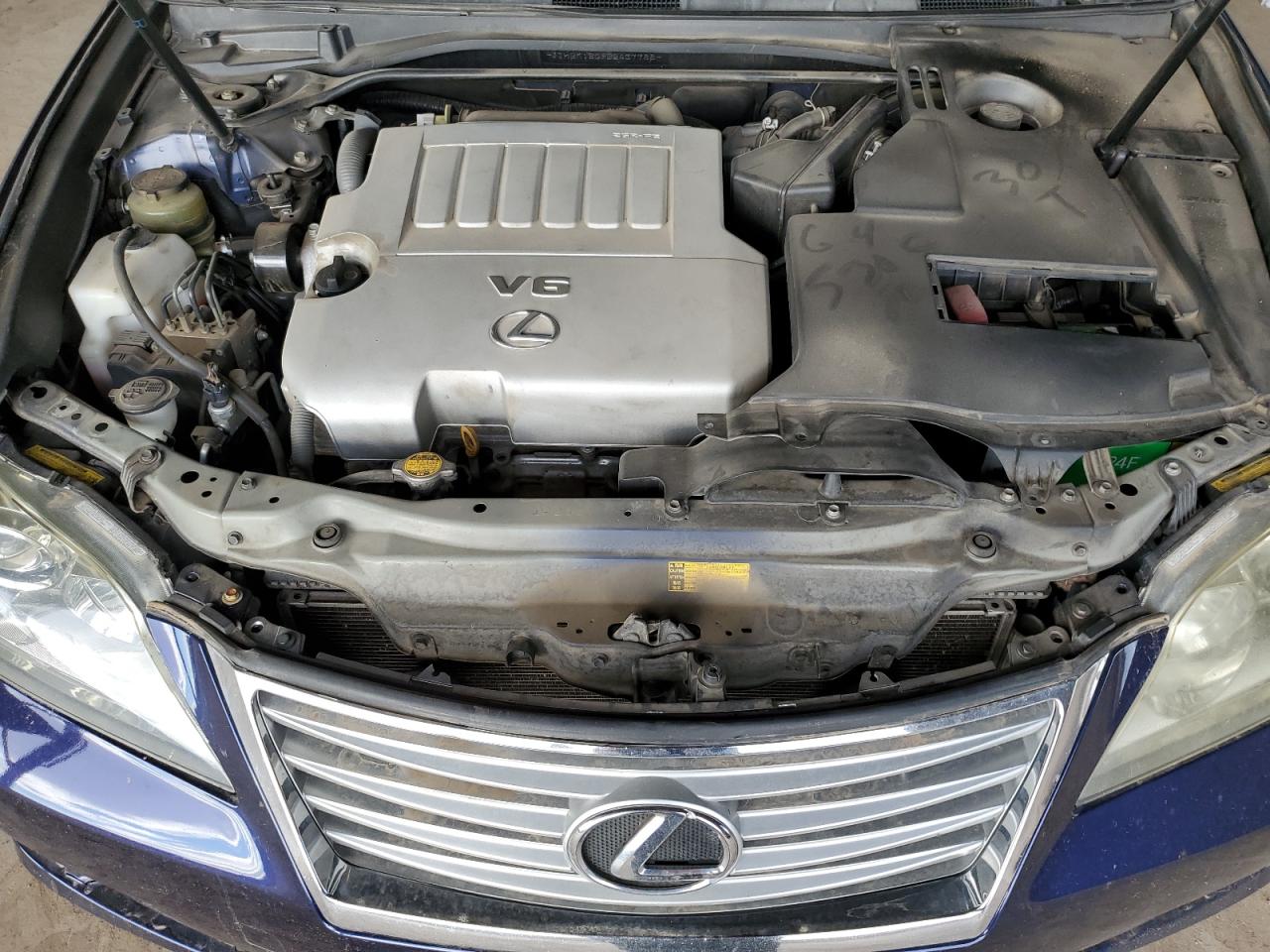 2011 Lexus ES - Image 11