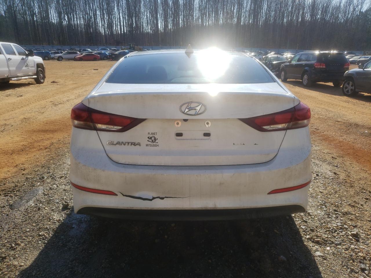 2018 Hyundai Elantra - Image 6