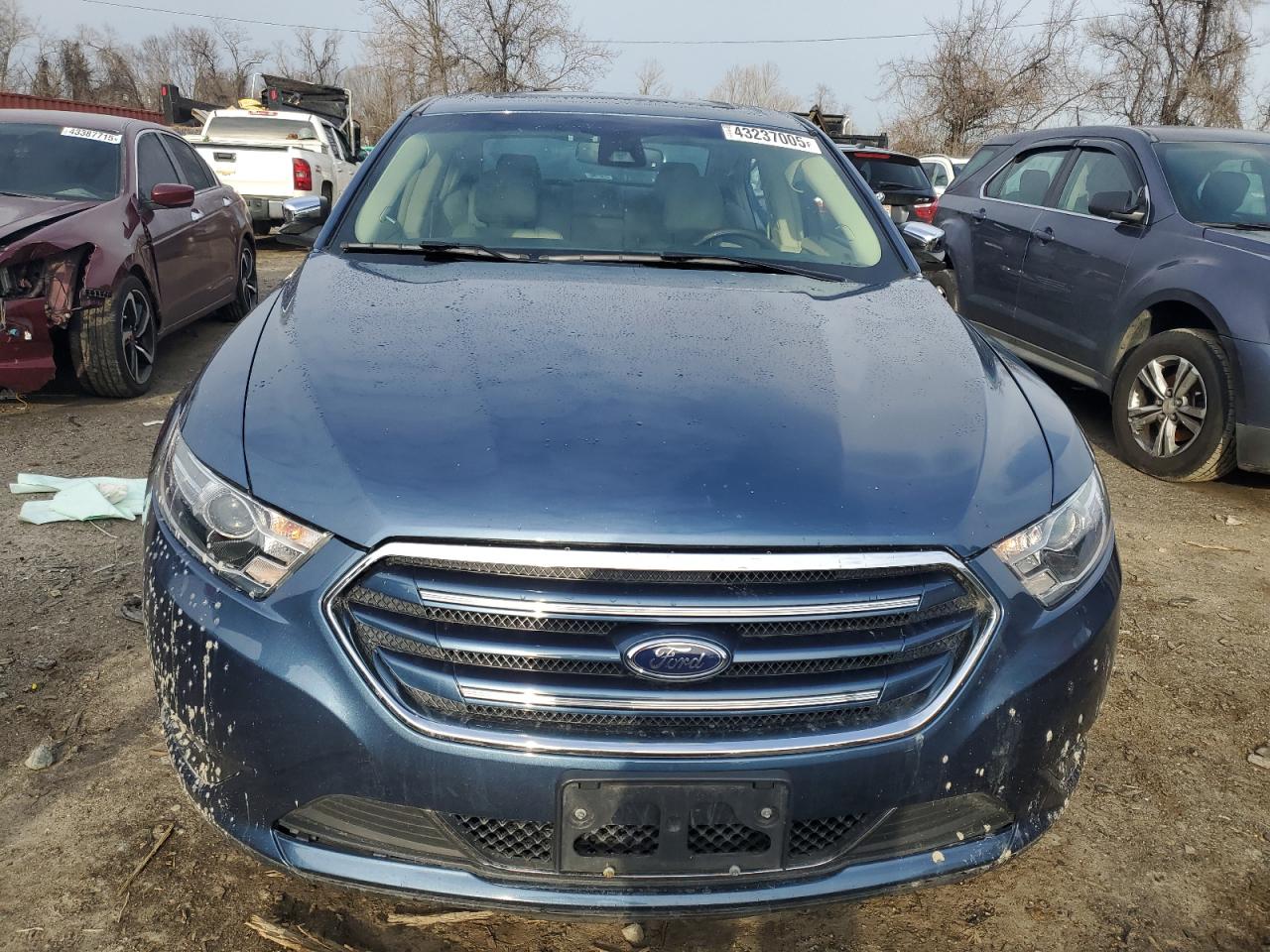 2018 Ford Taurus - Image 5