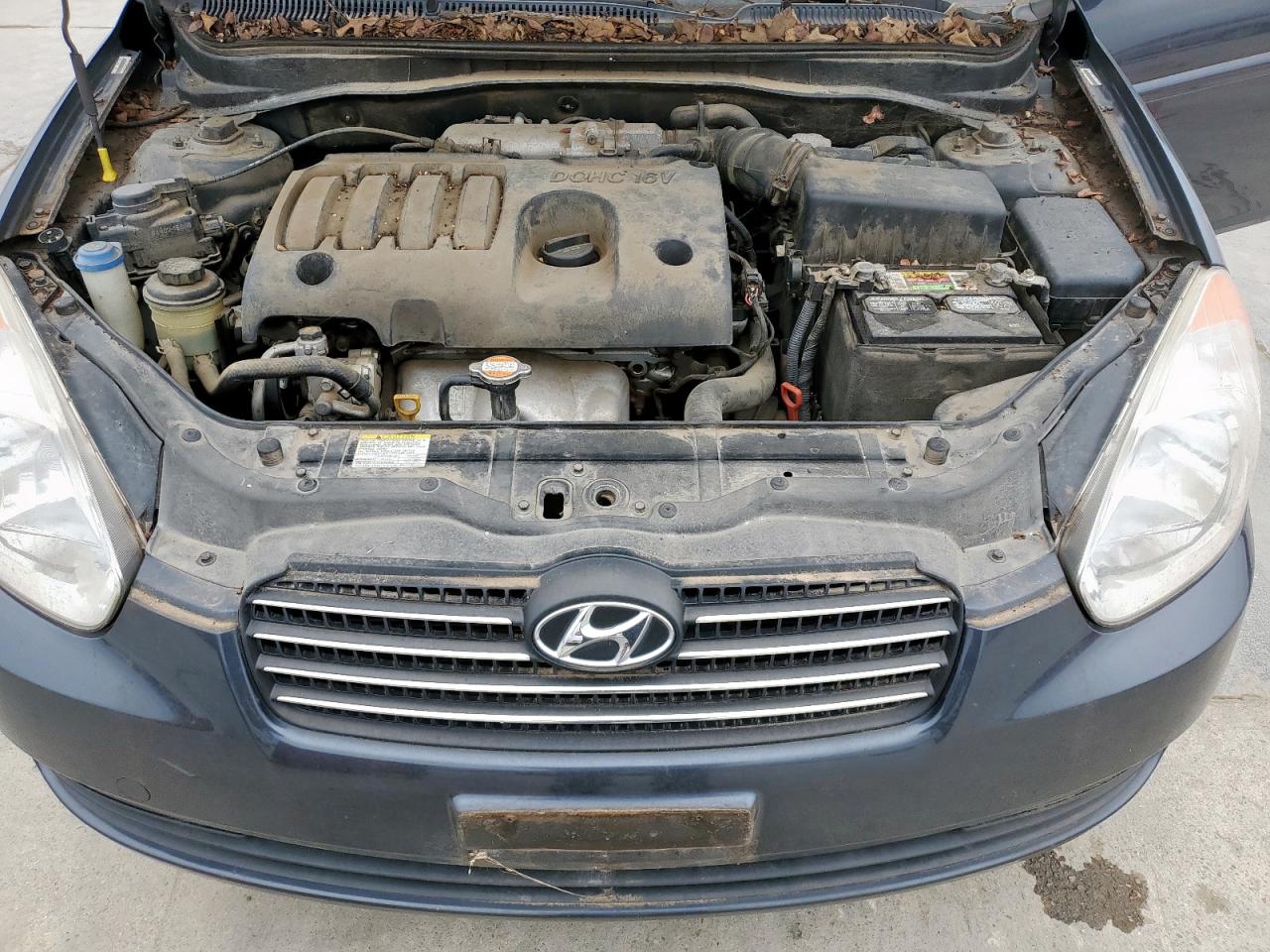 2011 Hyundai Accent - Image 11