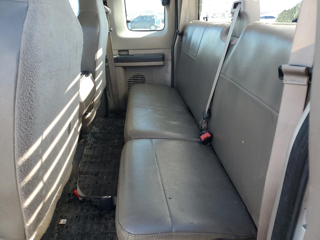 2008 Ford F250 - Image 10
