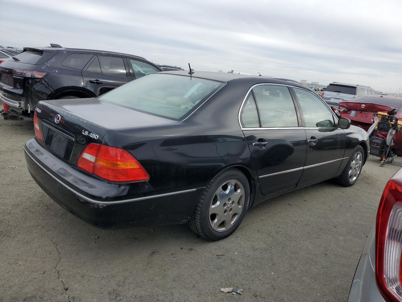 2001 Lexus LS - Image 3