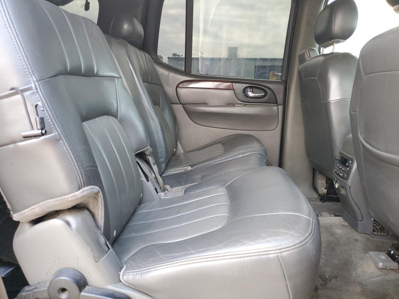 2003 GMC Envoy - Image 11