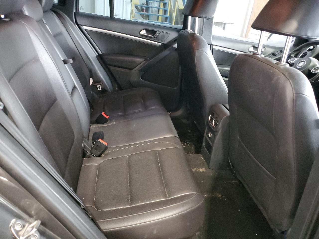 2016 Volkswagen Tiguan - Image 12