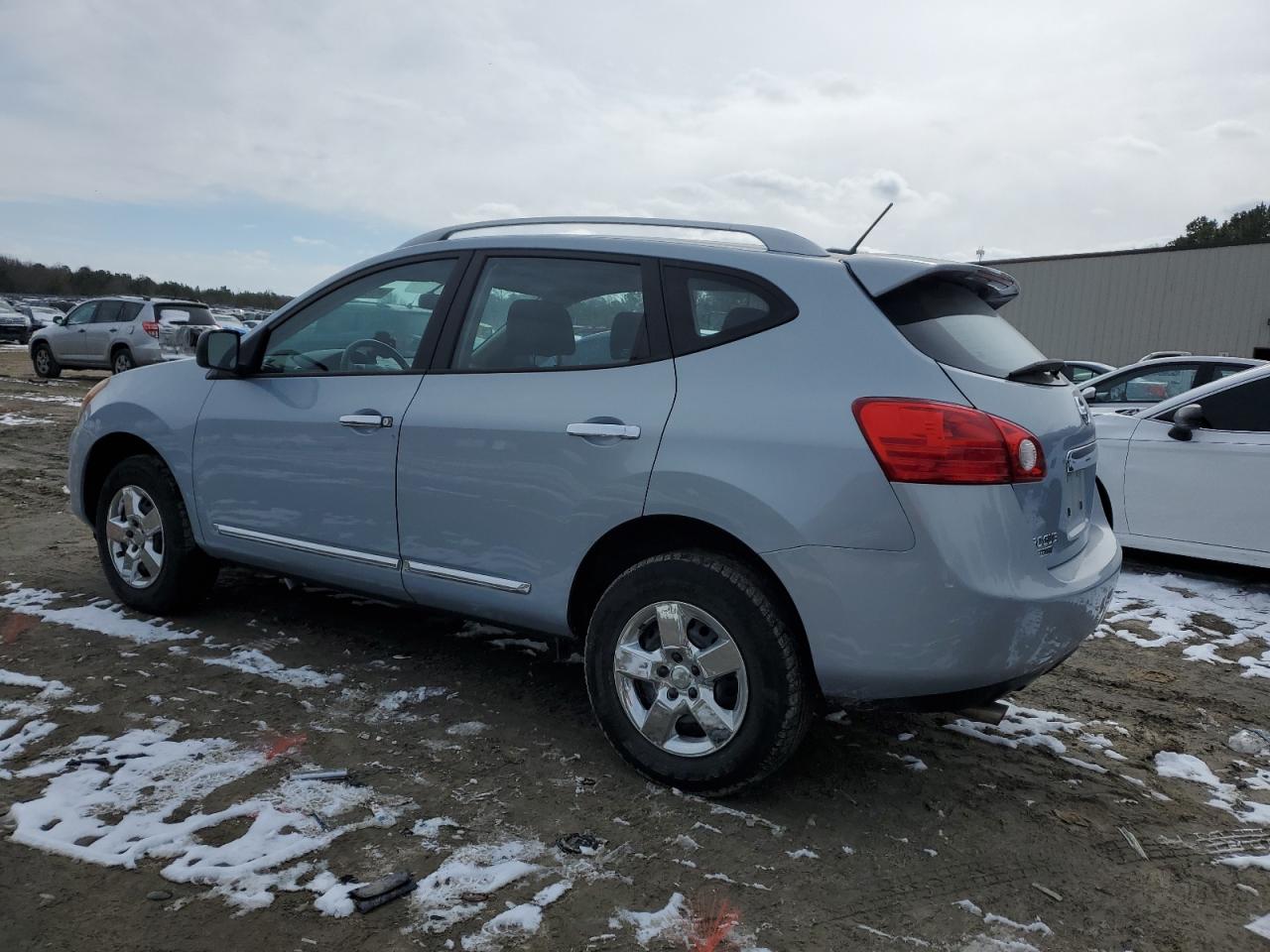 2015 Nissan Rogue - Image 2
