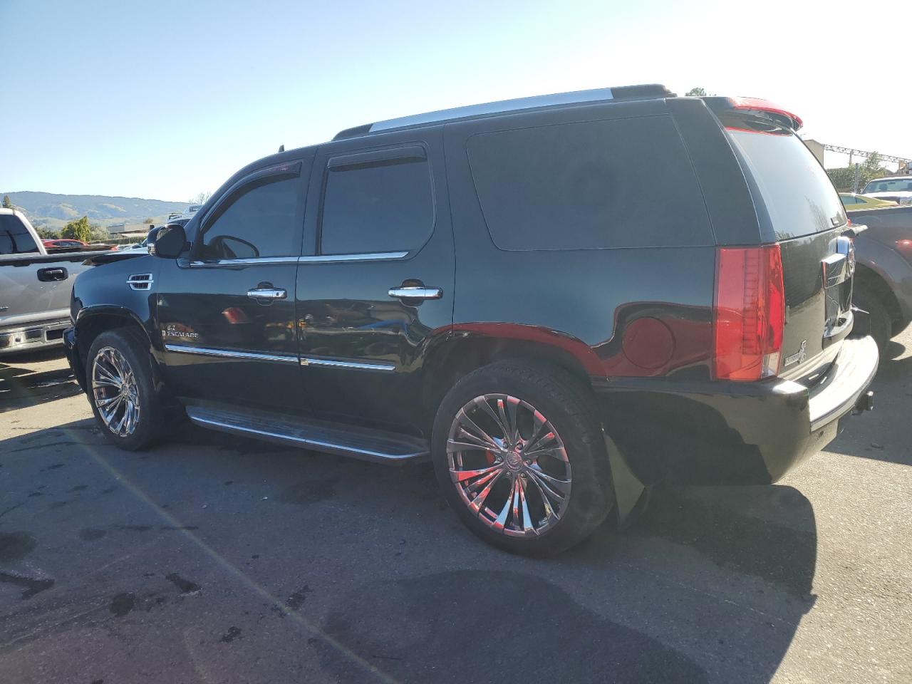 2009 Cadillac Escalade - Image 2