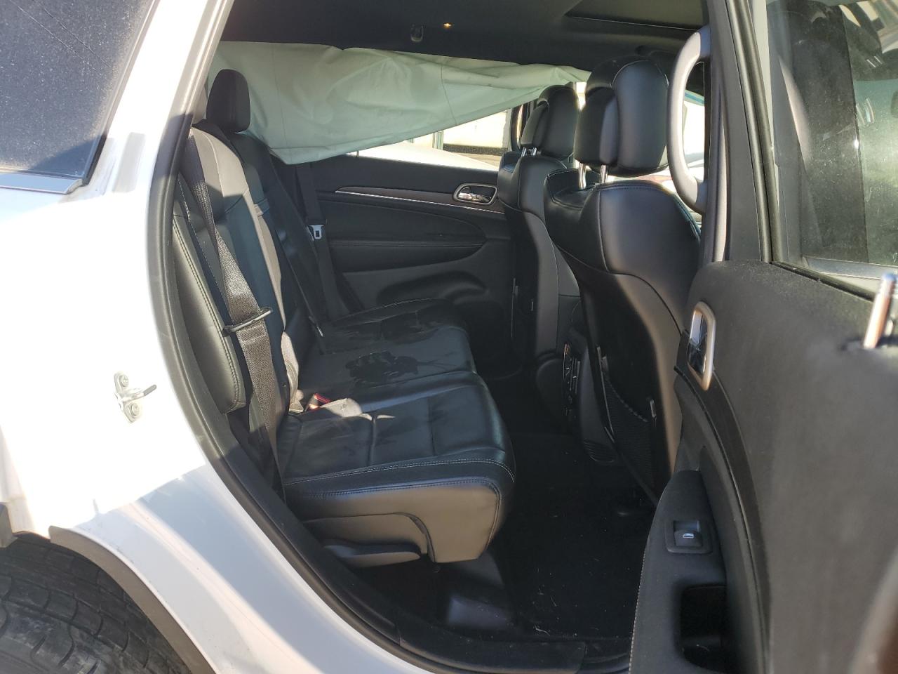 2017 Jeep Grand Cherokee - Image 10