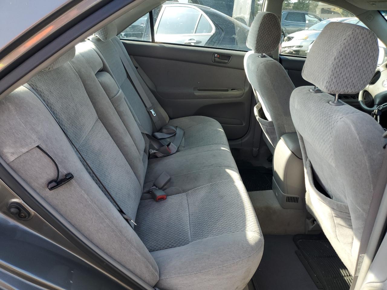 2004 Toyota Camry - Image 10