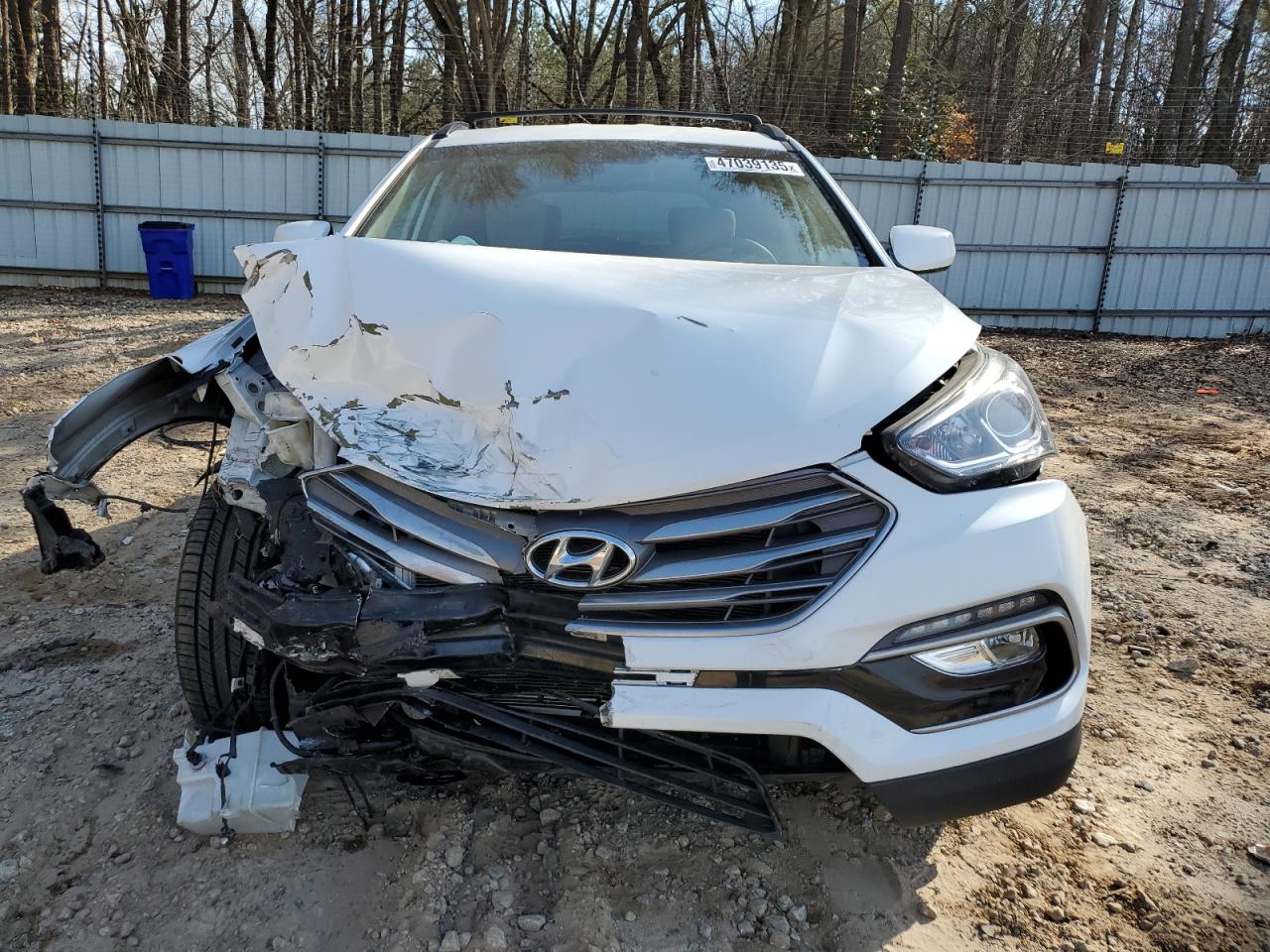 2017 Hyundai Santa Fe - Image 5