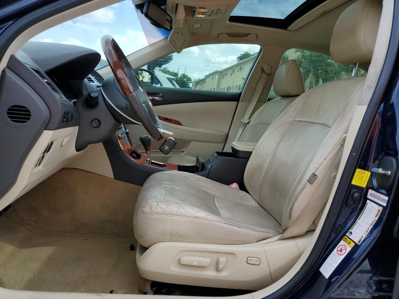 2012 Lexus ES - Image 7