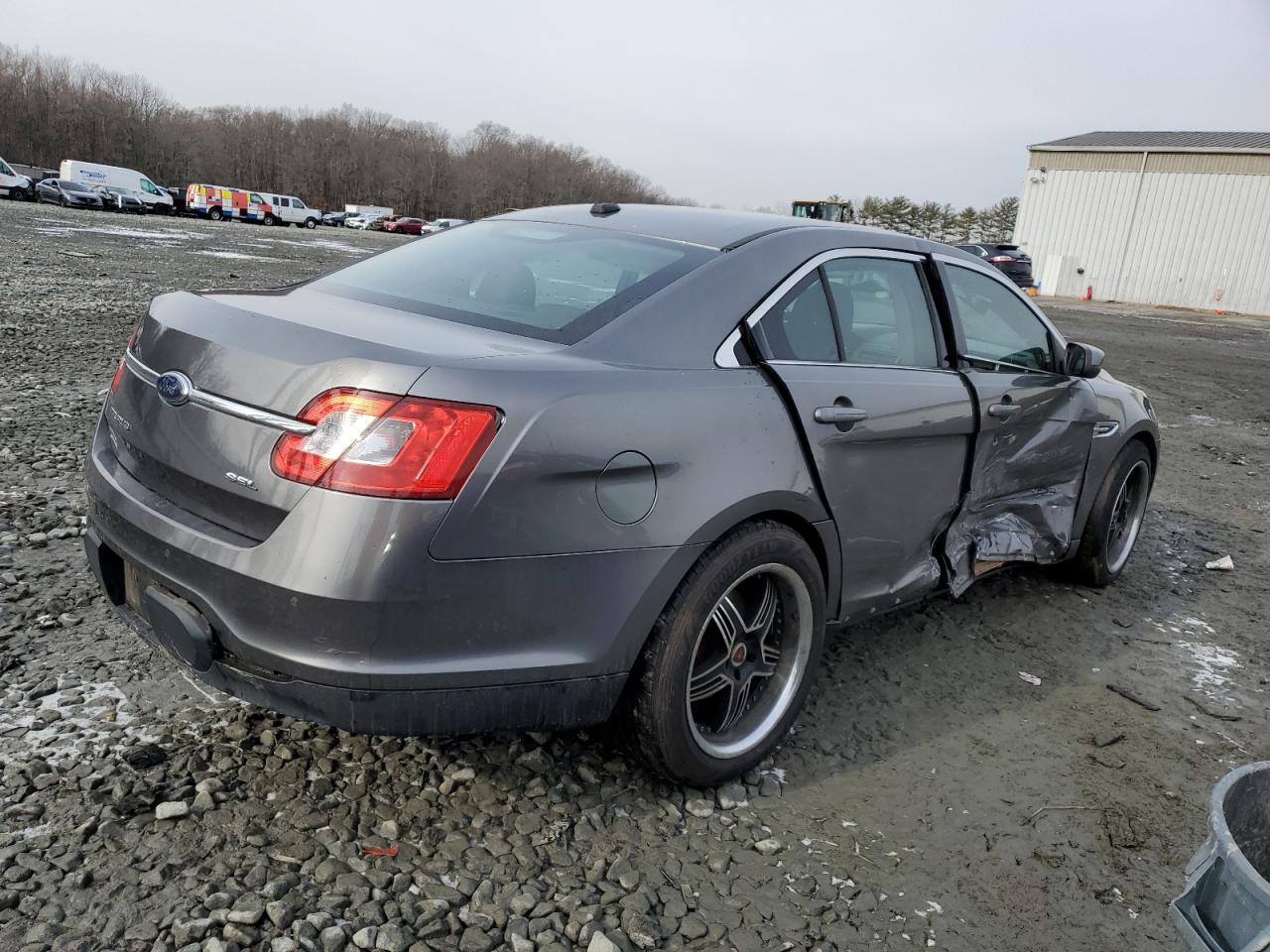 2011 Ford Taurus - Image 3