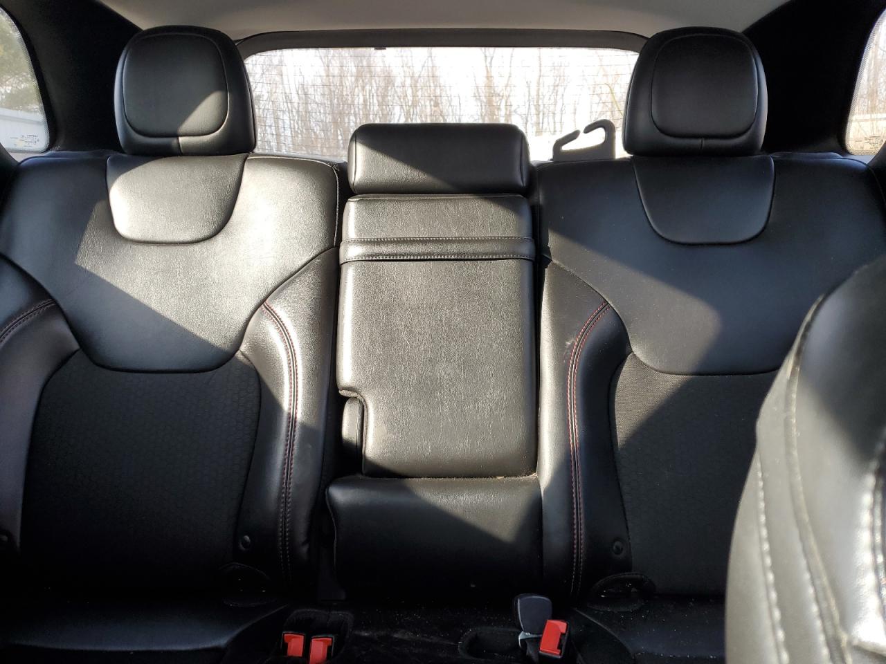 2019 Jeep Cherokee - Image 10