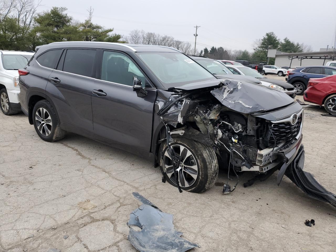 2021 Toyota Highlander - Image 4