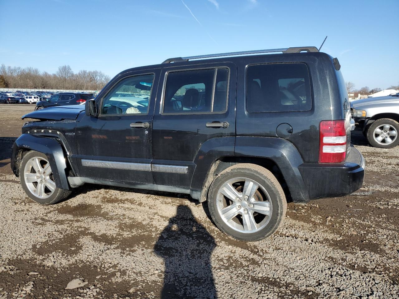 2011 Jeep Liberty (North America) - Image 2