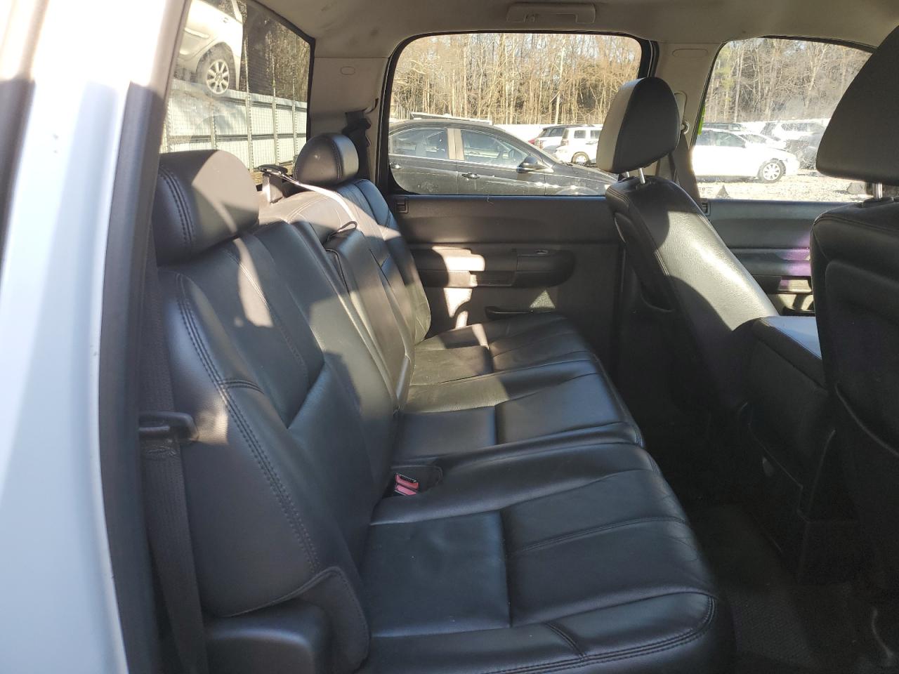 2008 Chevrolet Silverado - Image 10