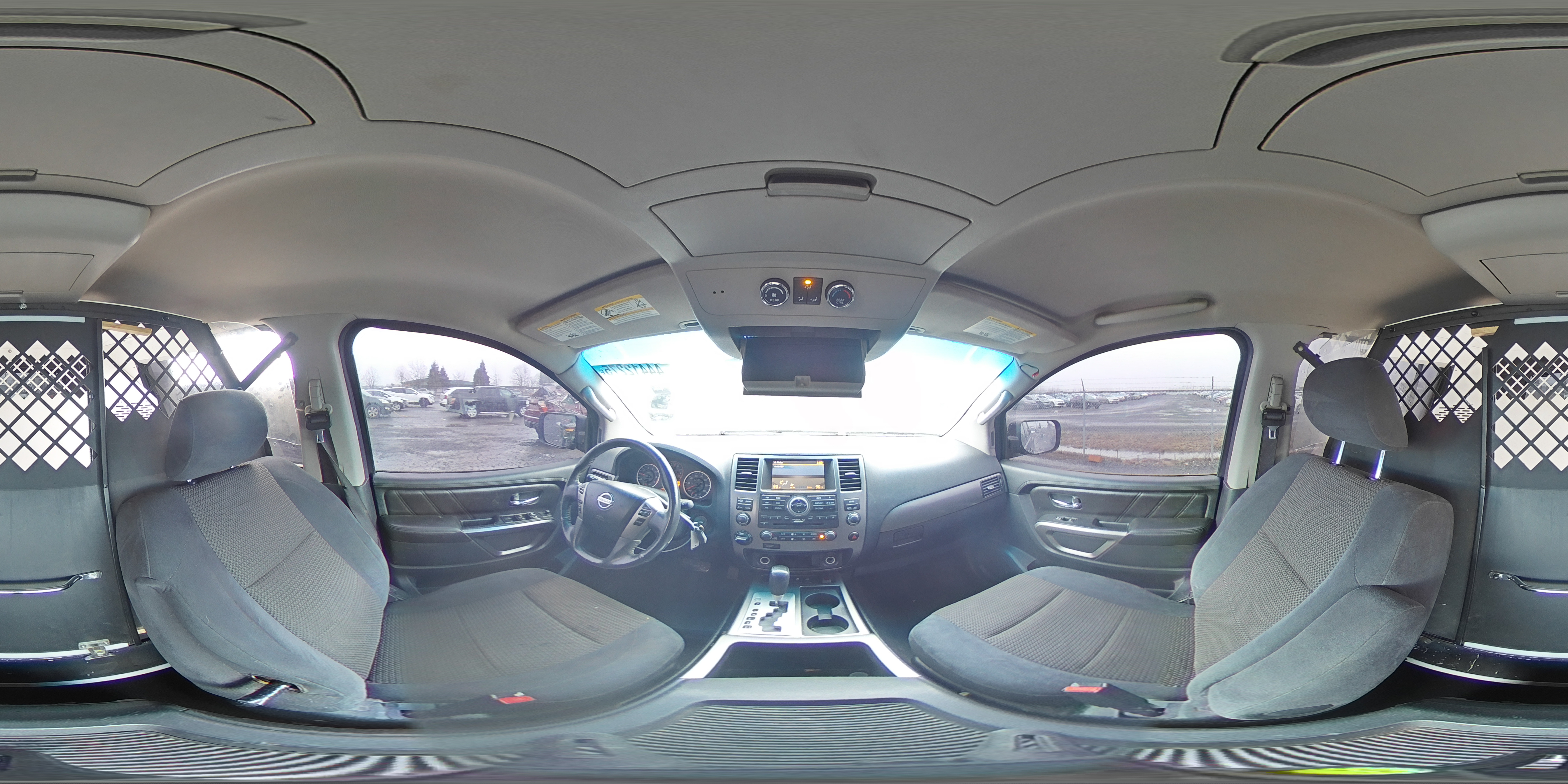 2015 Nissan Armada - Image 14