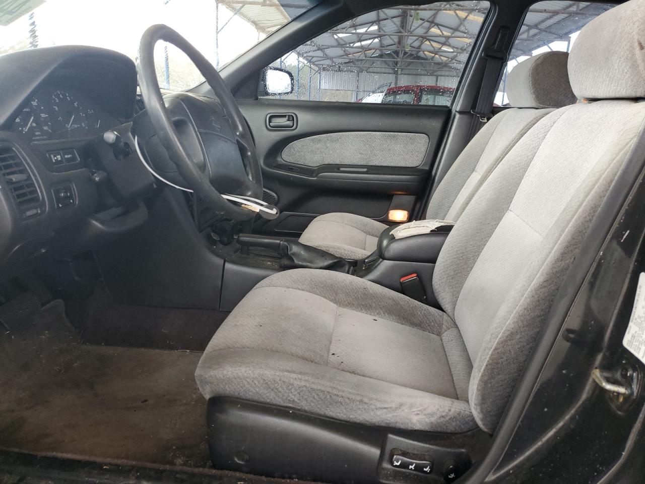 1996 Nissan Maxima - Image 7