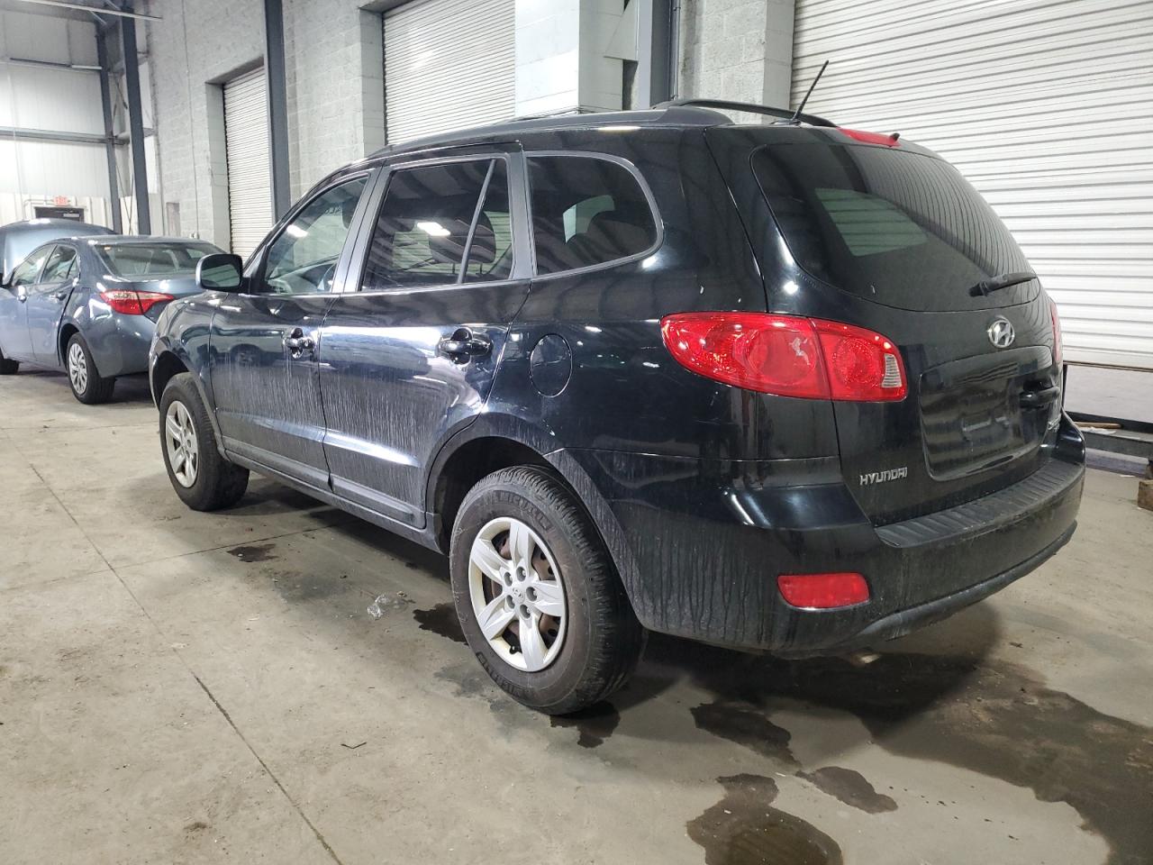 2009 Hyundai Santa Fe - Image 2