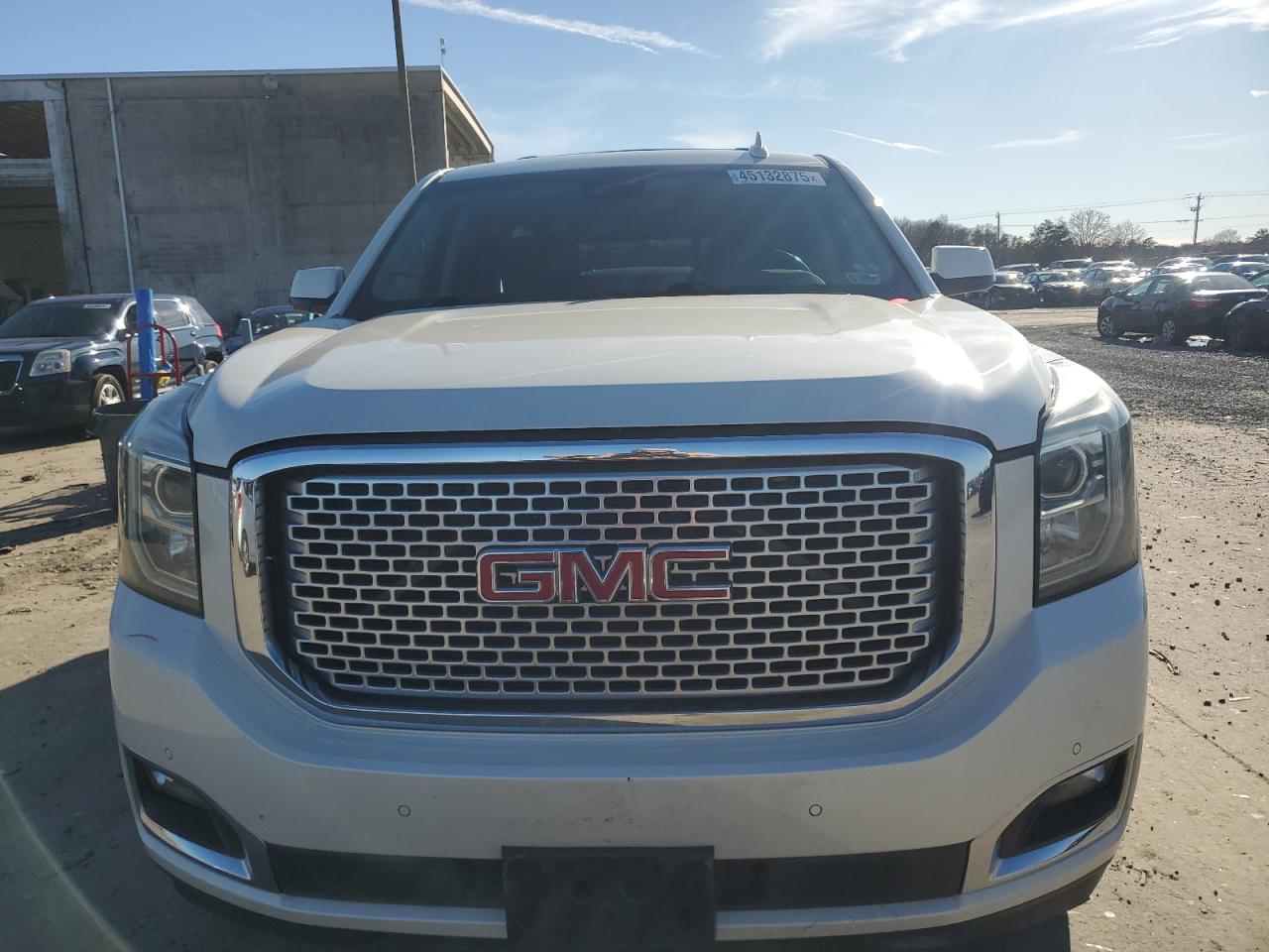 2015 GMC Yukon - Image 5