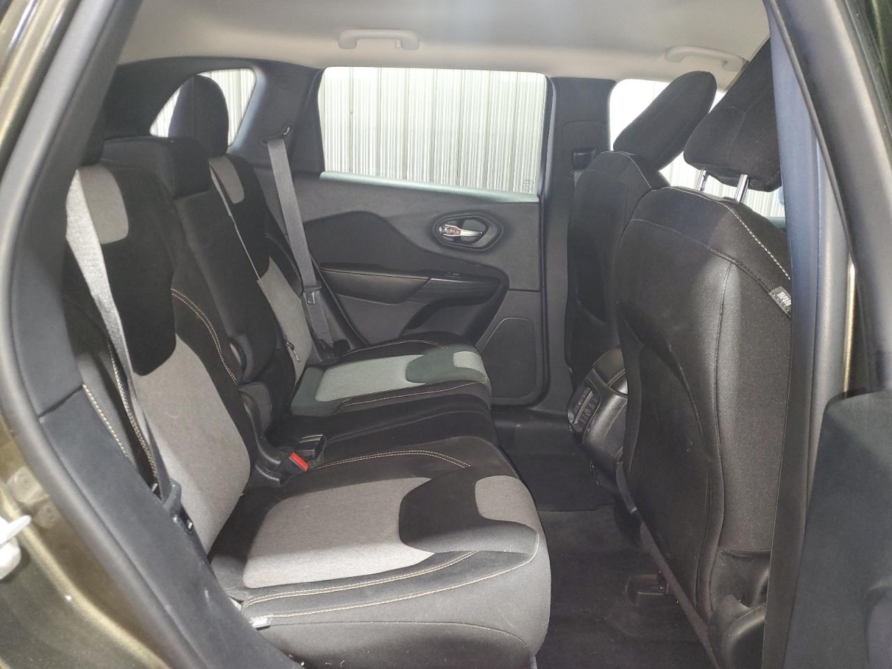 2014 Jeep Grand Cherokee - Image 11