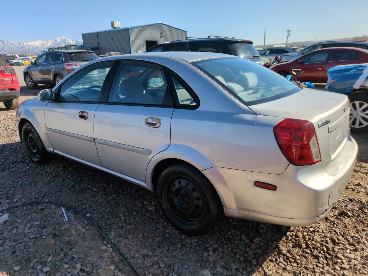 2005 Suzuki Forenza - Image 2