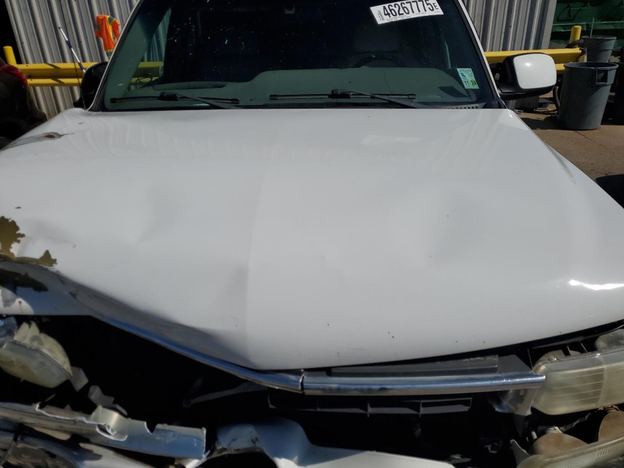 2001 Chevrolet Tahoe - Image 12