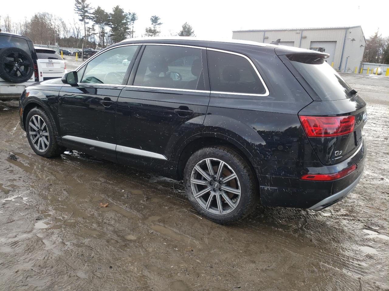2017 Audi Q7 - Image 2
