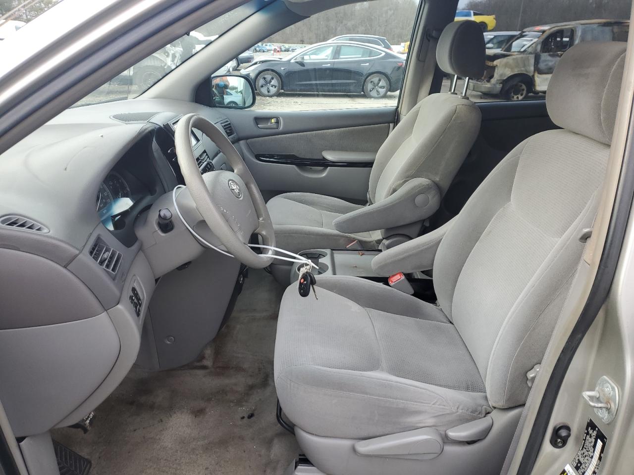 2005 Toyota Sienna - Image 7