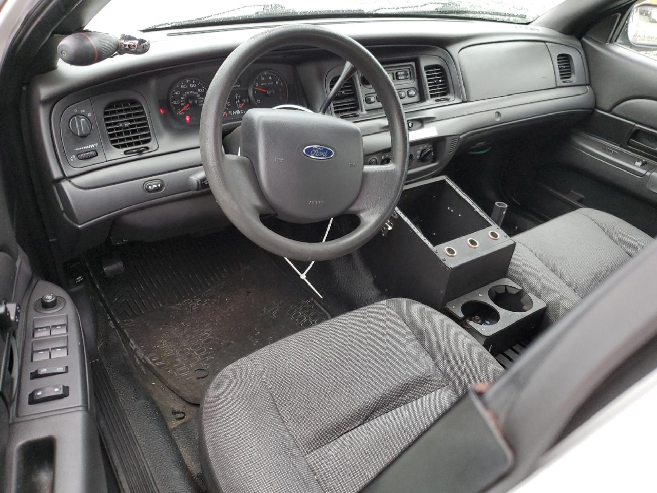 2011 Ford Crown Victoria - Image 8