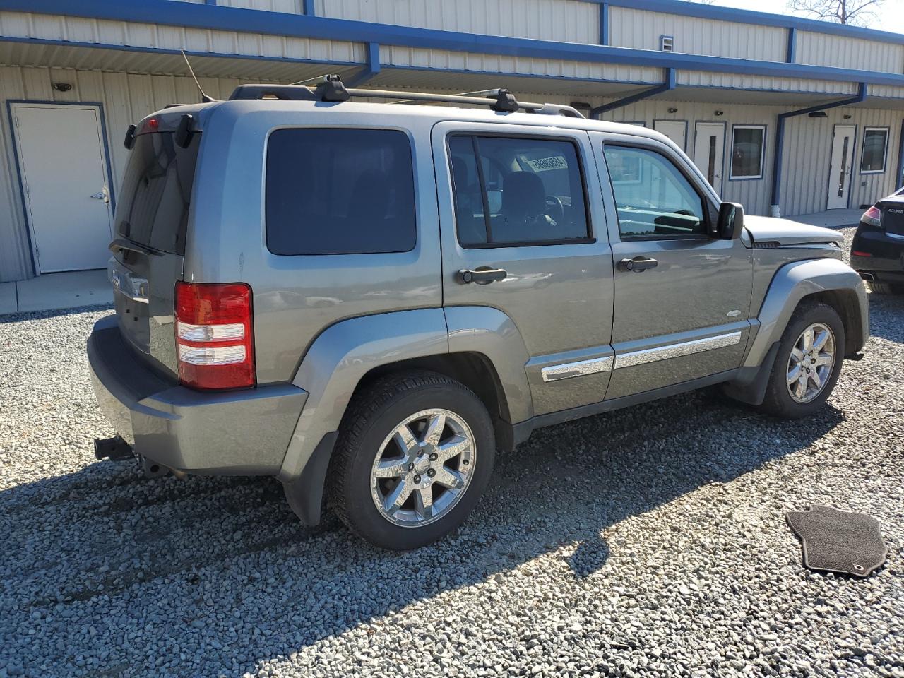 2012 Jeep Liberty (North America) - Image 3