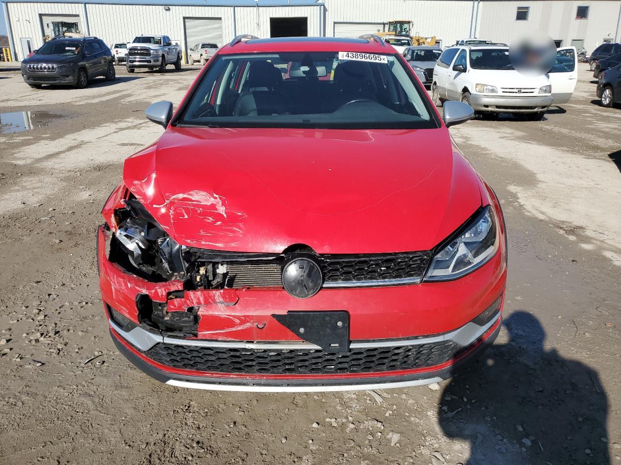 2017 Volkswagen Golf - Image 5