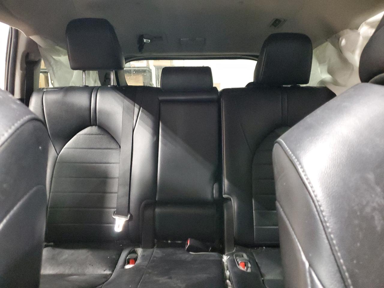 2022 Toyota Highlander - Image 10