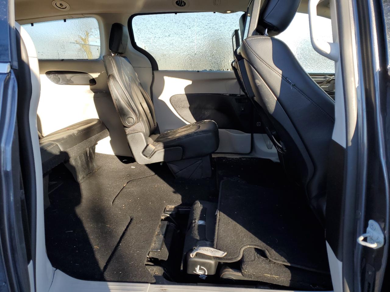 2020 Chrysler Pacifica - Image 11