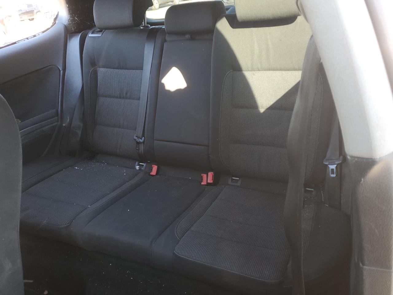 2010 Volkswagen Golf - Image 10