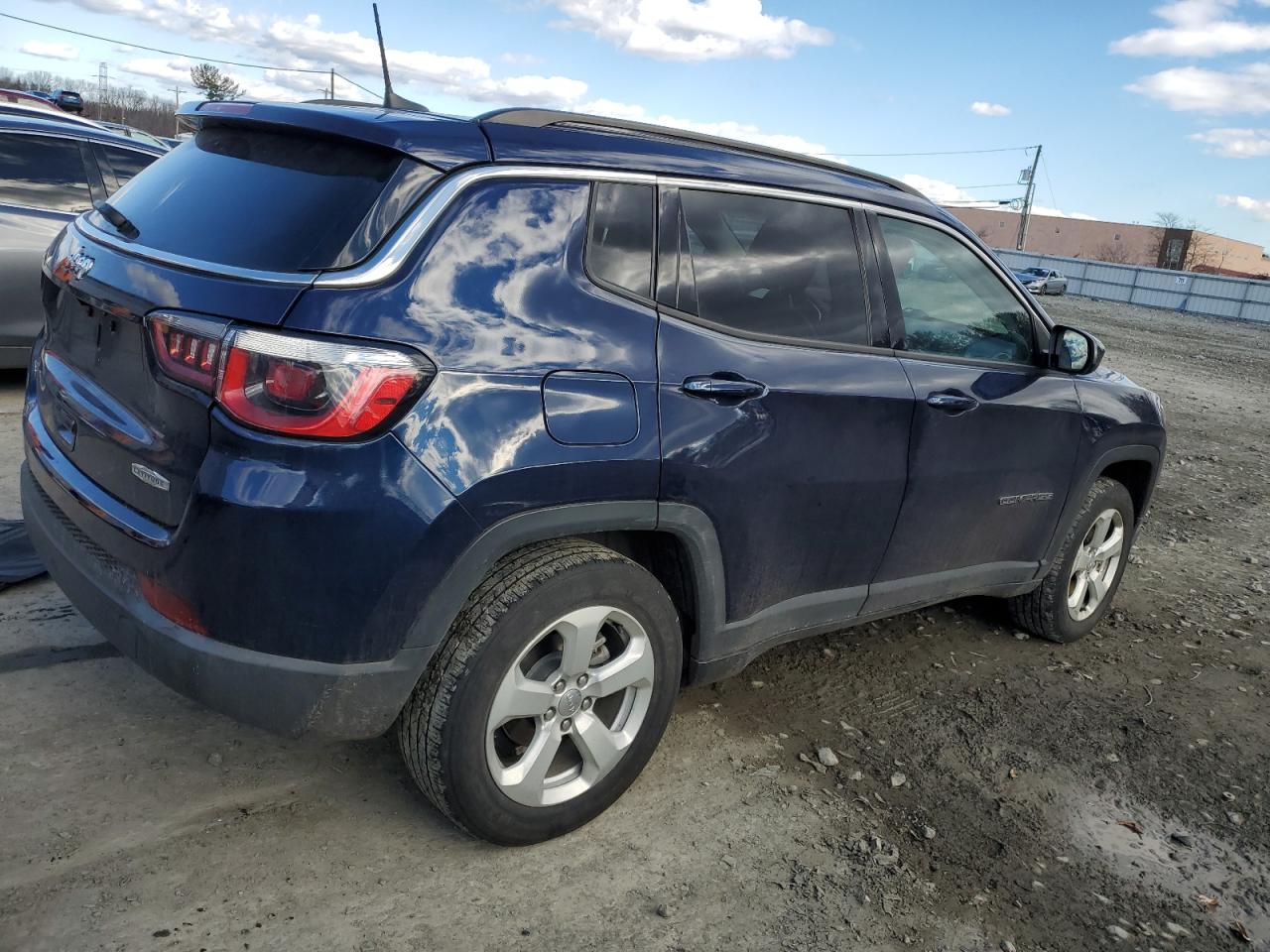 2018 Jeep Compass - Image 3