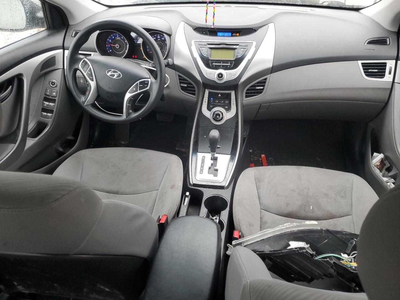 2012 Hyundai Elantra - Image 8