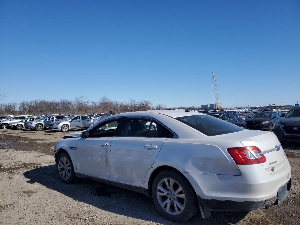 2011 Ford Taurus - Image 2