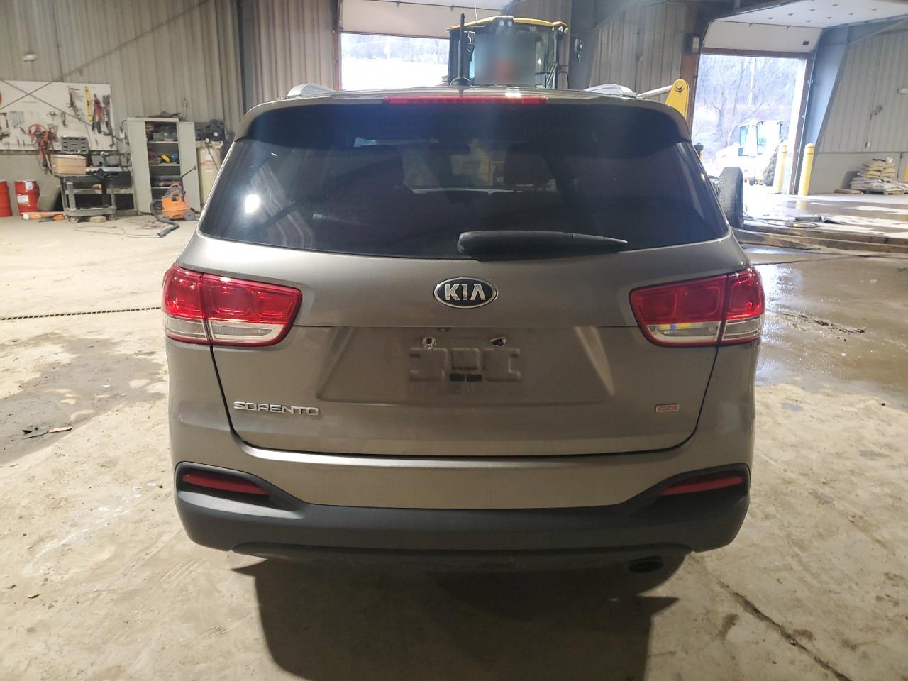 2017 Kia Sorento - Image 6