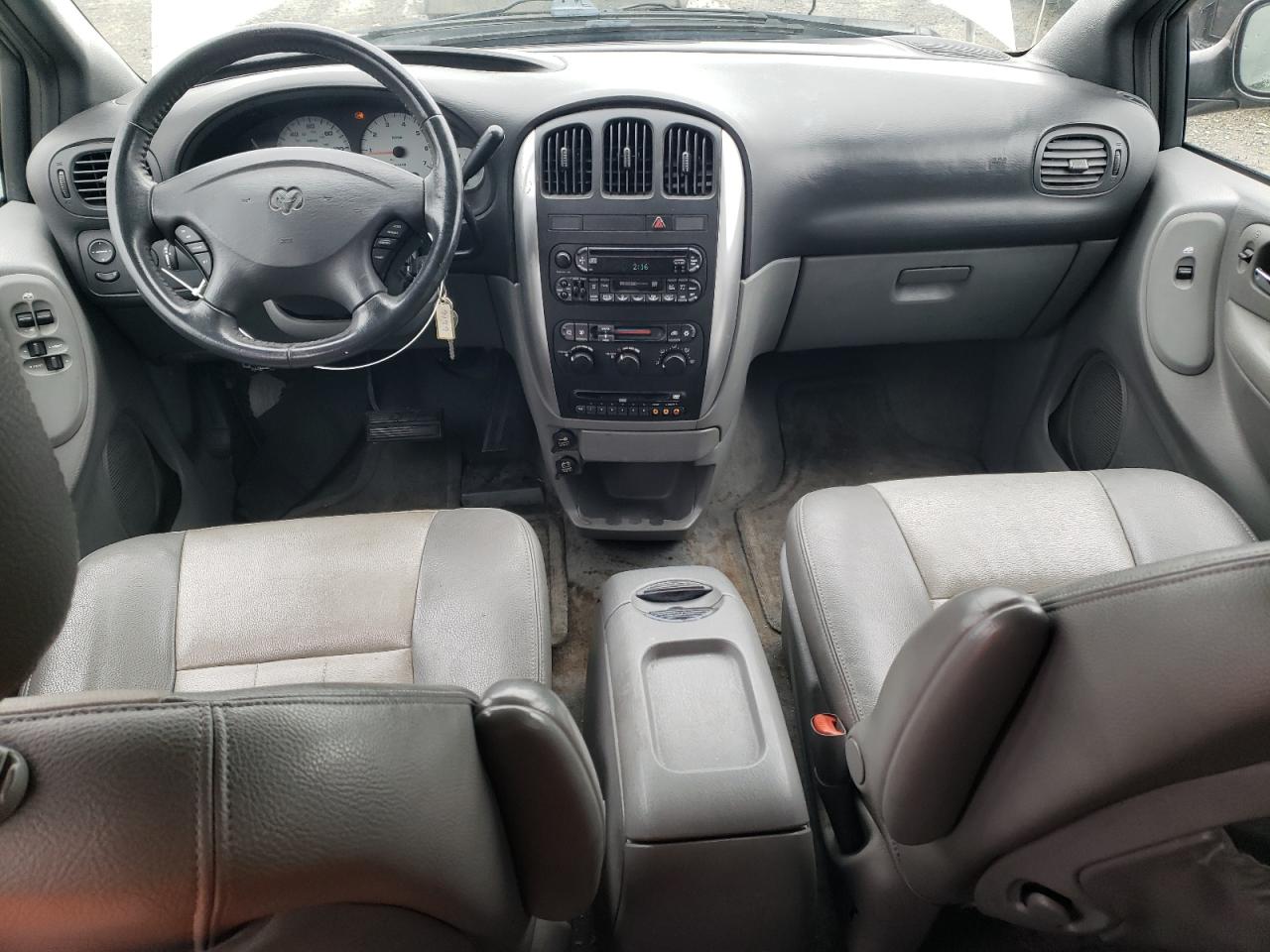 2004 Dodge Caravan - Image 8