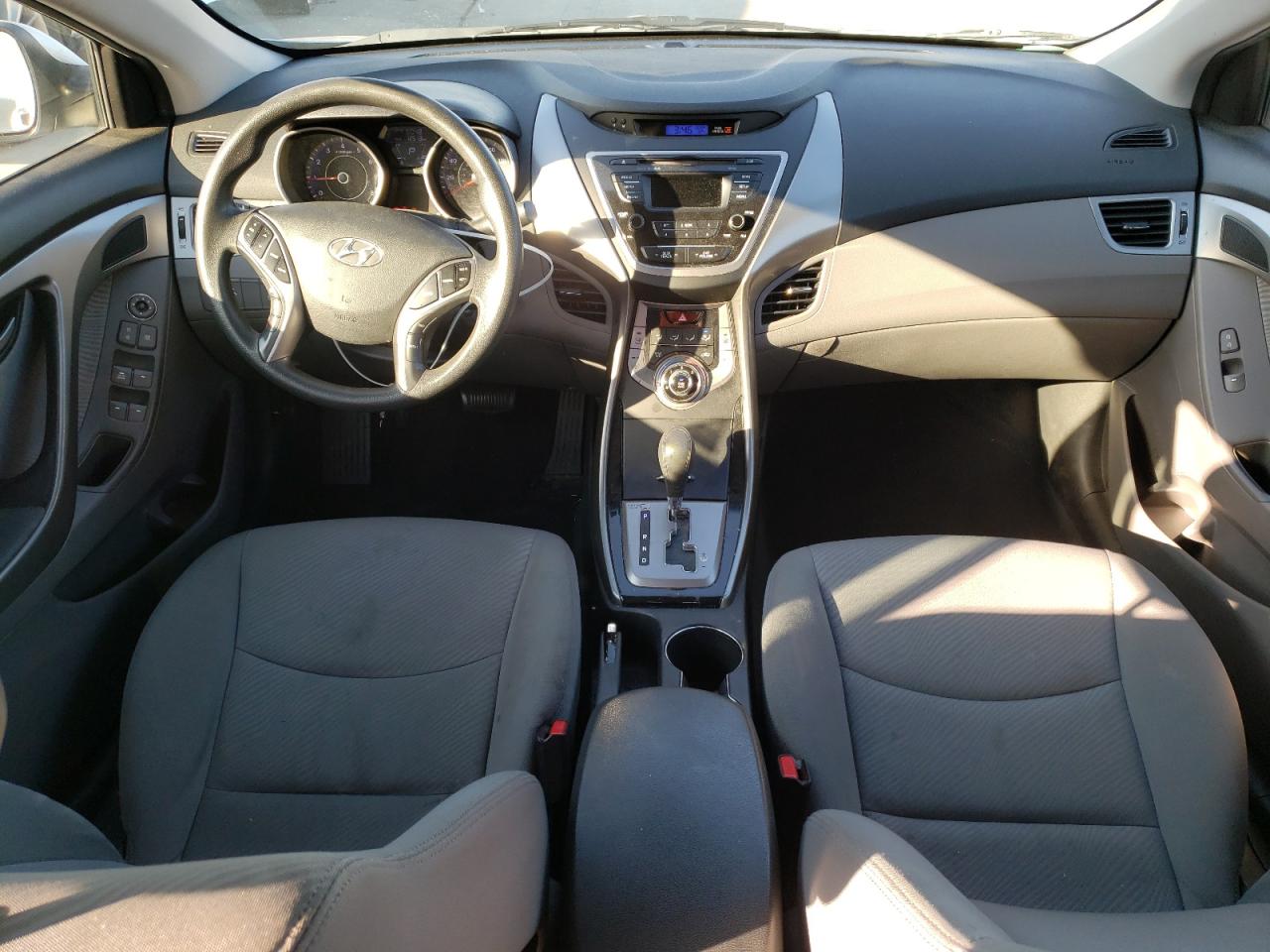 2013 Hyundai Elantra - Image 8