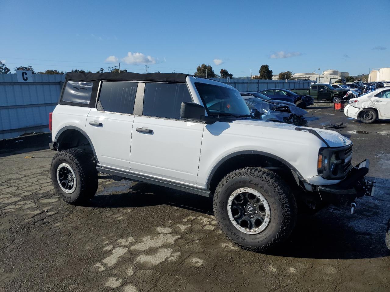 2023 Ford Bronco - Image 4