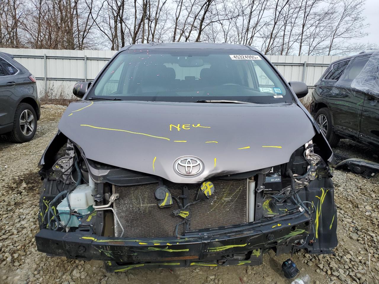 2015 Toyota Sienna - Image 5